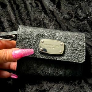 Michael for mini want ants with keychain holder